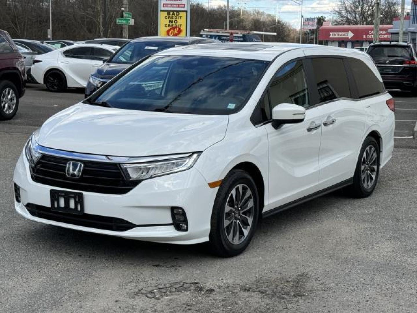 2021 Platinum White Pearl /Beige Honda Odyssey EX-L Auto (5FNRL6H70MB) , Automatic transmission, located at 1696 Sunrise Hwy, Bay Shore, NY, 11706, (516) 557-0557, 40.733665, -73.256317 - Photo#11