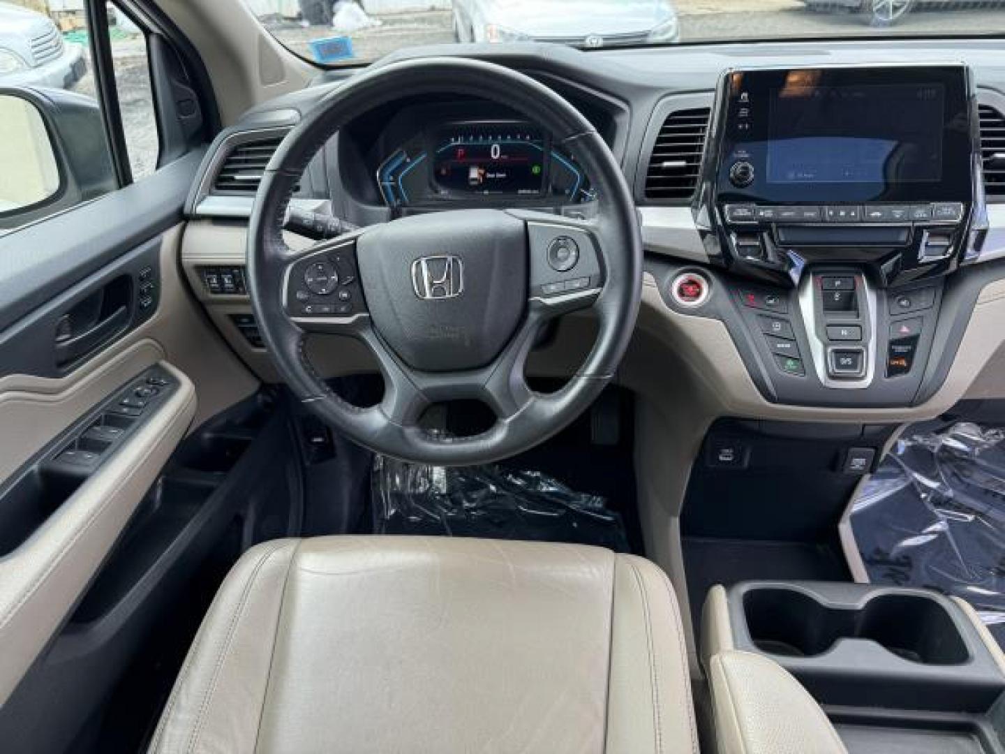 2021 Platinum White Pearl /Beige Honda Odyssey EX-L Auto (5FNRL6H70MB) , Automatic transmission, located at 1696 Sunrise Hwy, Bay Shore, NY, 11706, (516) 557-0557, 40.733665, -73.256317 - Photo#19