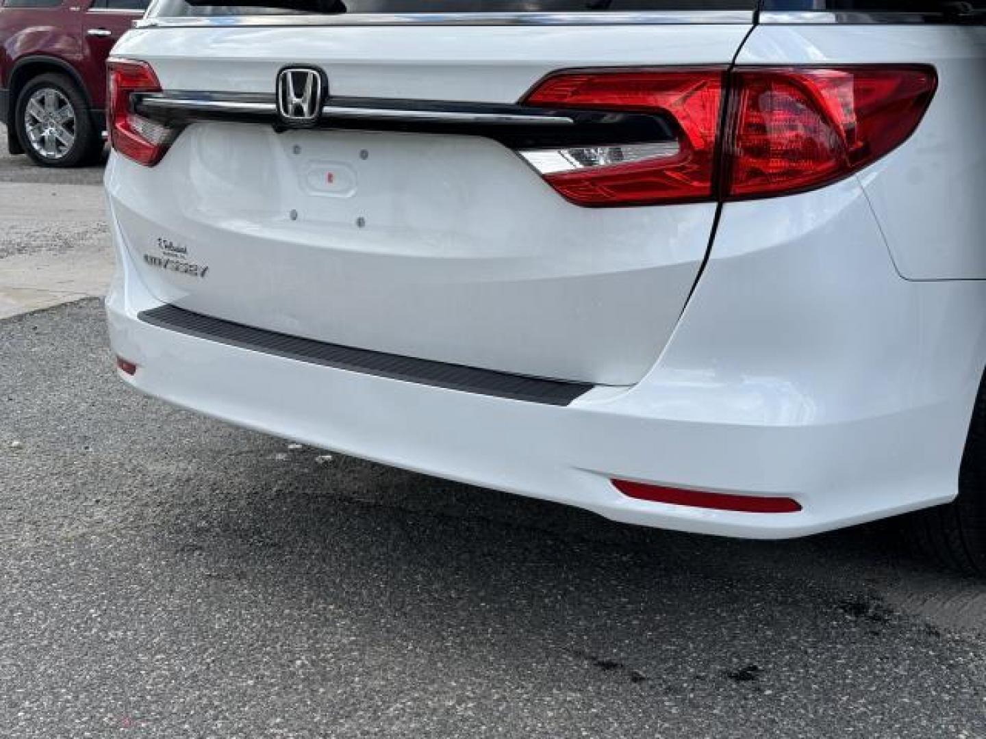 2021 Platinum White Pearl /Beige Honda Odyssey EX-L Auto (5FNRL6H70MB) , Automatic transmission, located at 1696 Sunrise Hwy, Bay Shore, NY, 11706, (516) 557-0557, 40.733665, -73.256317 - Photo#48