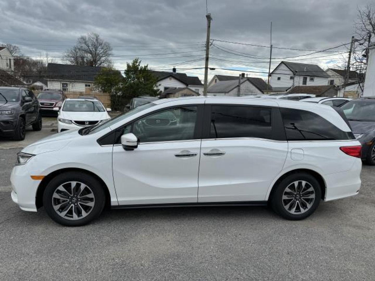 2021 Platinum White Pearl /Black Honda Odyssey EX-L Auto (5FNRL6H73MB) , Automatic transmission, located at 1696 Sunrise Hwy, Bay Shore, NY, 11706, (516) 557-0557, 40.733665, -73.256317 - This 2021 Honda Odyssey is in great mechanical and physical condition. This Odyssey has 22545 miles, and it has plenty more to go with you behind the wheel. We won't sell you a vehicle that we wouldn't sell our family. Stop by the showroom for a test drive; your dream car is waiting! All internet p - Photo#12