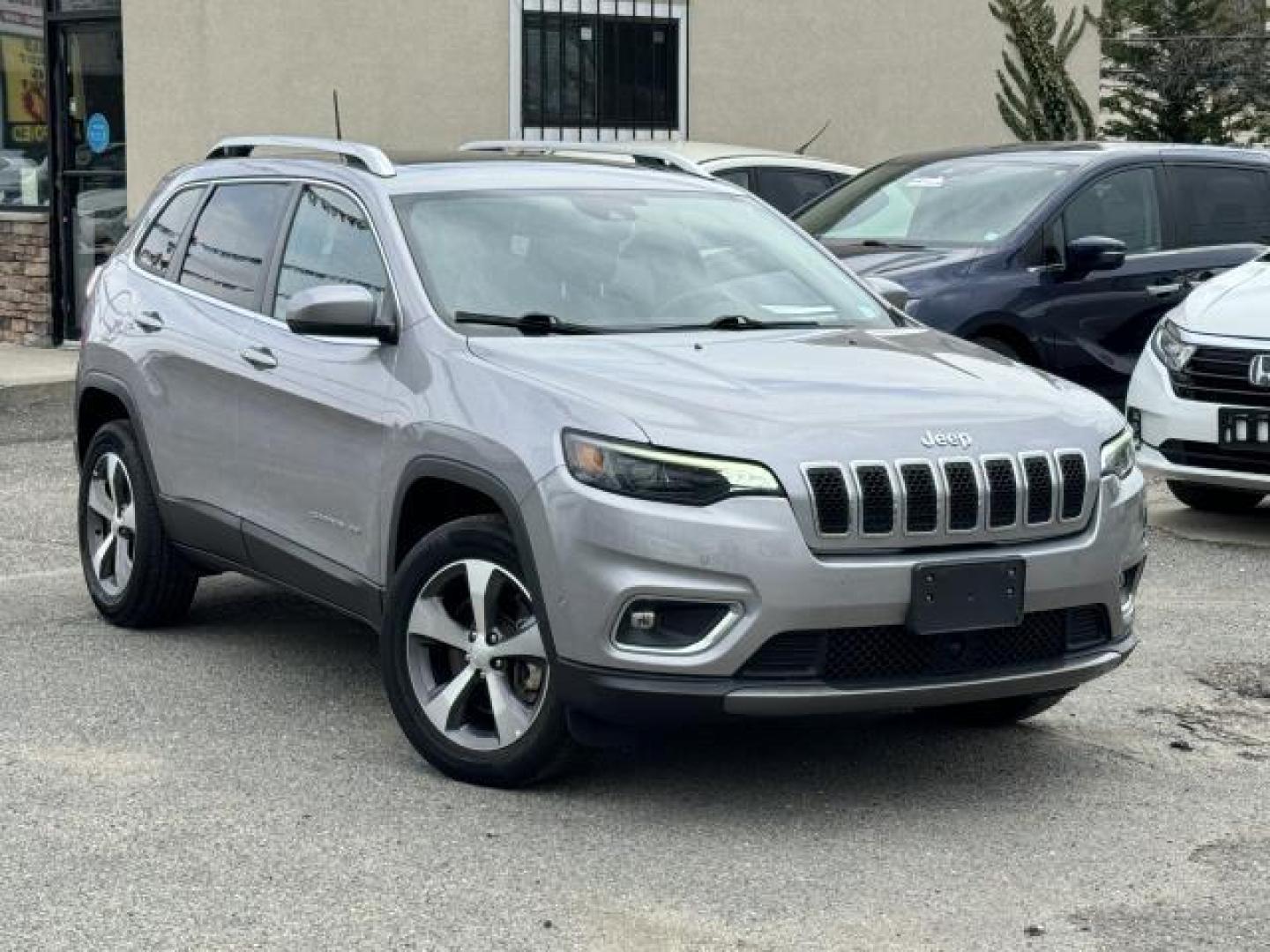 2021 Billet Silver Metallic Clearcoat /Black Jeep Cherokee Limited 4x4 (1C4PJMDX7MD) , Automatic transmission, located at 1696 Sunrise Hwy, Bay Shore, NY, 11706, (516) 557-0557, 40.733665, -73.256317 - Photo#0