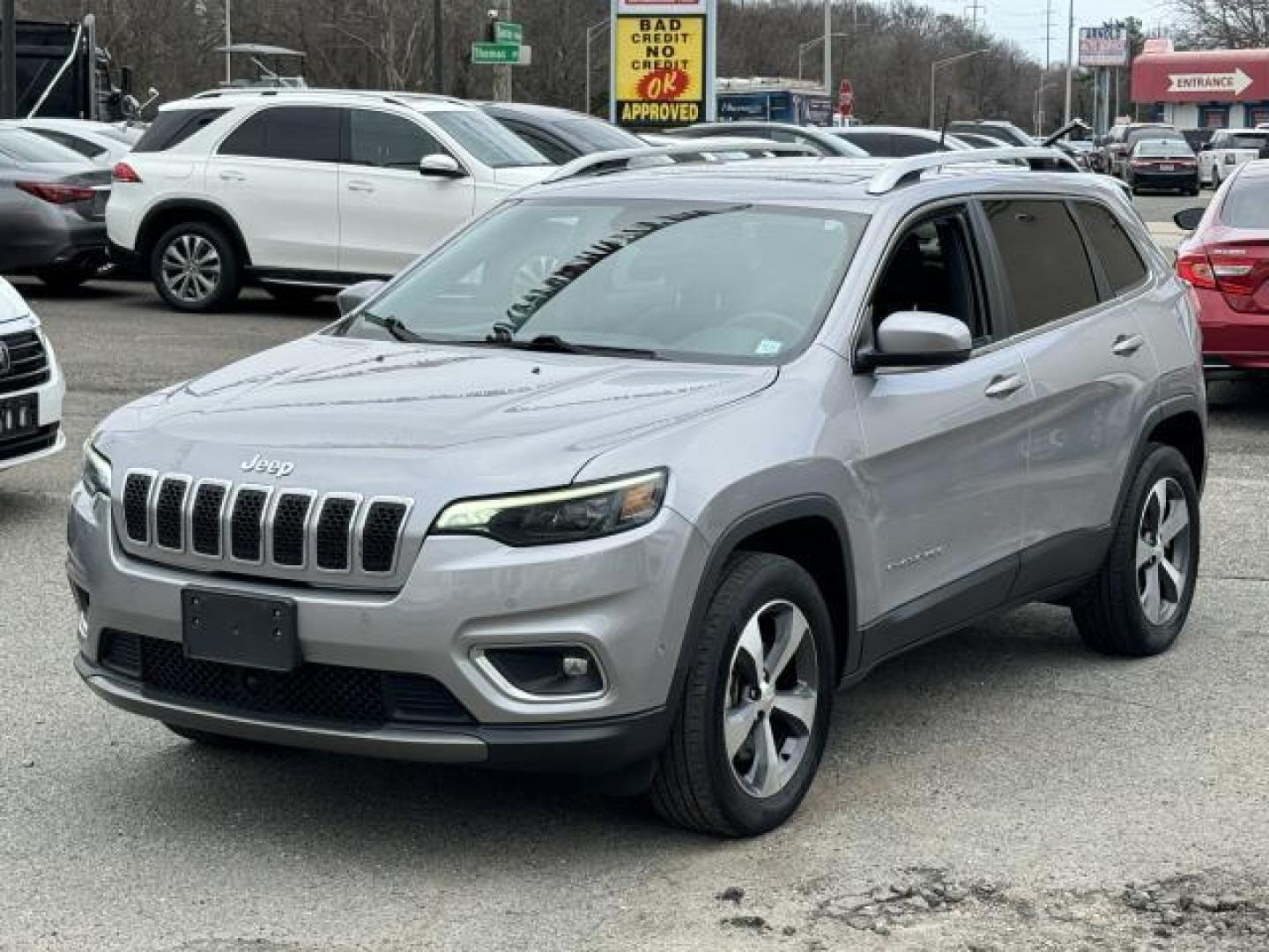 2021 Billet Silver Metallic Clearcoat /Black Jeep Cherokee Limited 4x4 (1C4PJMDX7MD) , Automatic transmission, located at 1696 Sunrise Hwy, Bay Shore, NY, 11706, (516) 557-0557, 40.733665, -73.256317 - Why choose between style and efficiency when you can have it all in this 2021 Jeep Cherokee? This Cherokee has 40359 miles. We never lose a deal on price! Are you ready to take home the car of your dreams? We're ready to help you. All internet purchases include a 12 mo/ 12000 mile protection plan. - Photo#11