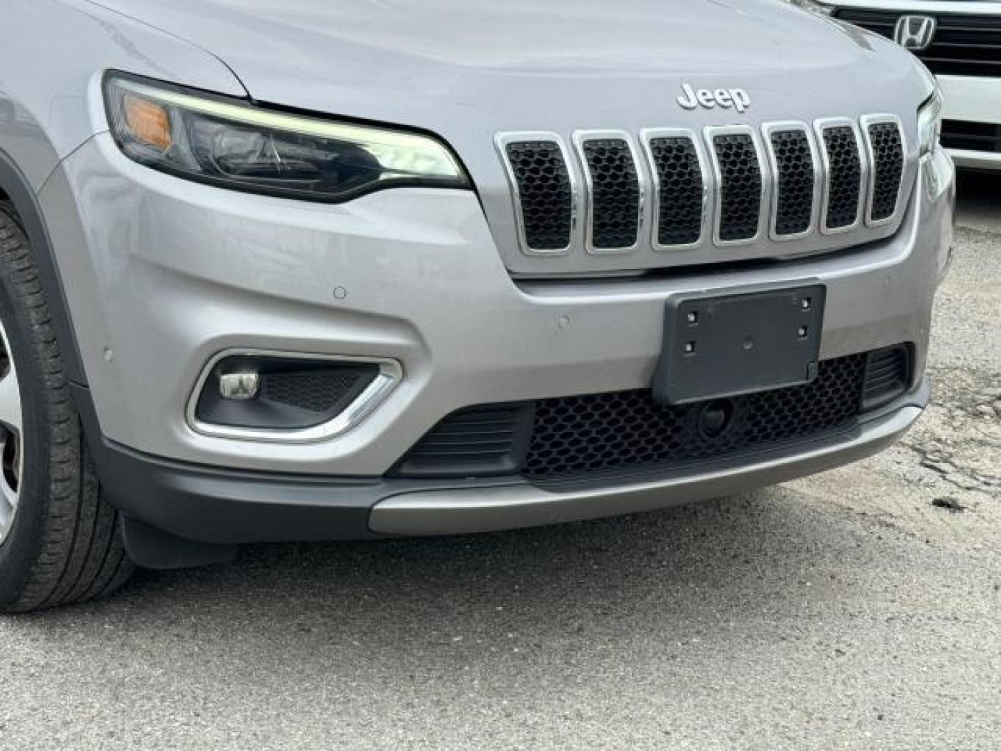 2021 Billet Silver Metallic Clearcoat /Black Jeep Cherokee Limited 4x4 (1C4PJMDX7MD) , Automatic transmission, located at 1696 Sunrise Hwy, Bay Shore, NY, 11706, (516) 557-0557, 40.733665, -73.256317 - Photo#53