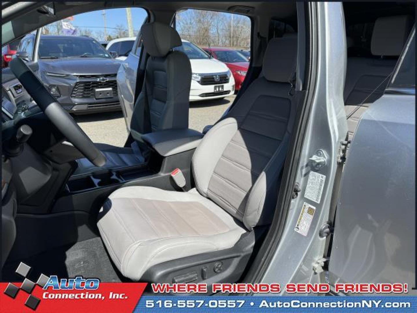 2022 Lunar Silver Metallic /Ivory Honda CR-V EX-L AWD (2HKRW2H87NH) , Automatic transmission, located at 1696 Sunrise Hwy, Bay Shore, NY, 11706, (516) 557-0557, 40.733665, -73.256317 - Delivering power, style and convenience, this 2022 Honda CR-V has everything you're looking for. This CR-V offers you 46663 miles, and will be sure to give you many more. From the moment you walk into our showroom, you'll know our commitment to customer service is second to none. Stop by the showro - Photo#25