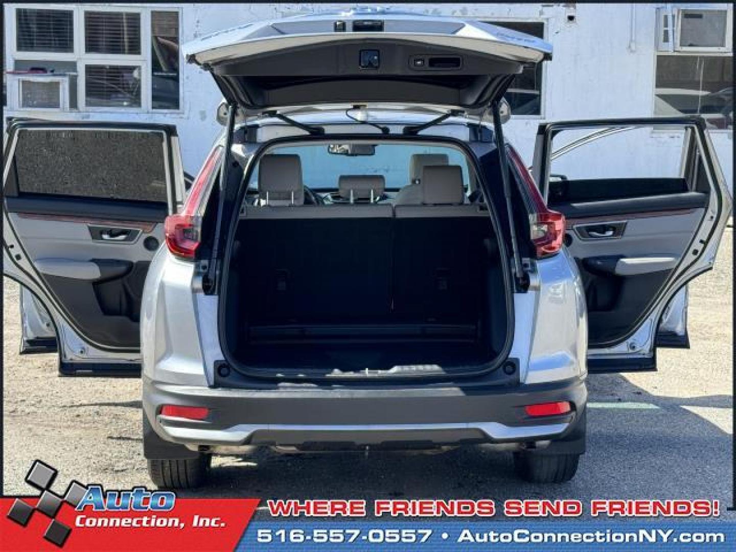 2022 Lunar Silver Metallic /Ivory Honda CR-V EX-L AWD (2HKRW2H87NH) , Automatic transmission, located at 1696 Sunrise Hwy, Bay Shore, NY, 11706, (516) 557-0557, 40.733665, -73.256317 - Delivering power, style and convenience, this 2022 Honda CR-V has everything you're looking for. This CR-V offers you 46663 miles, and will be sure to give you many more. From the moment you walk into our showroom, you'll know our commitment to customer service is second to none. Stop by the showro - Photo#49