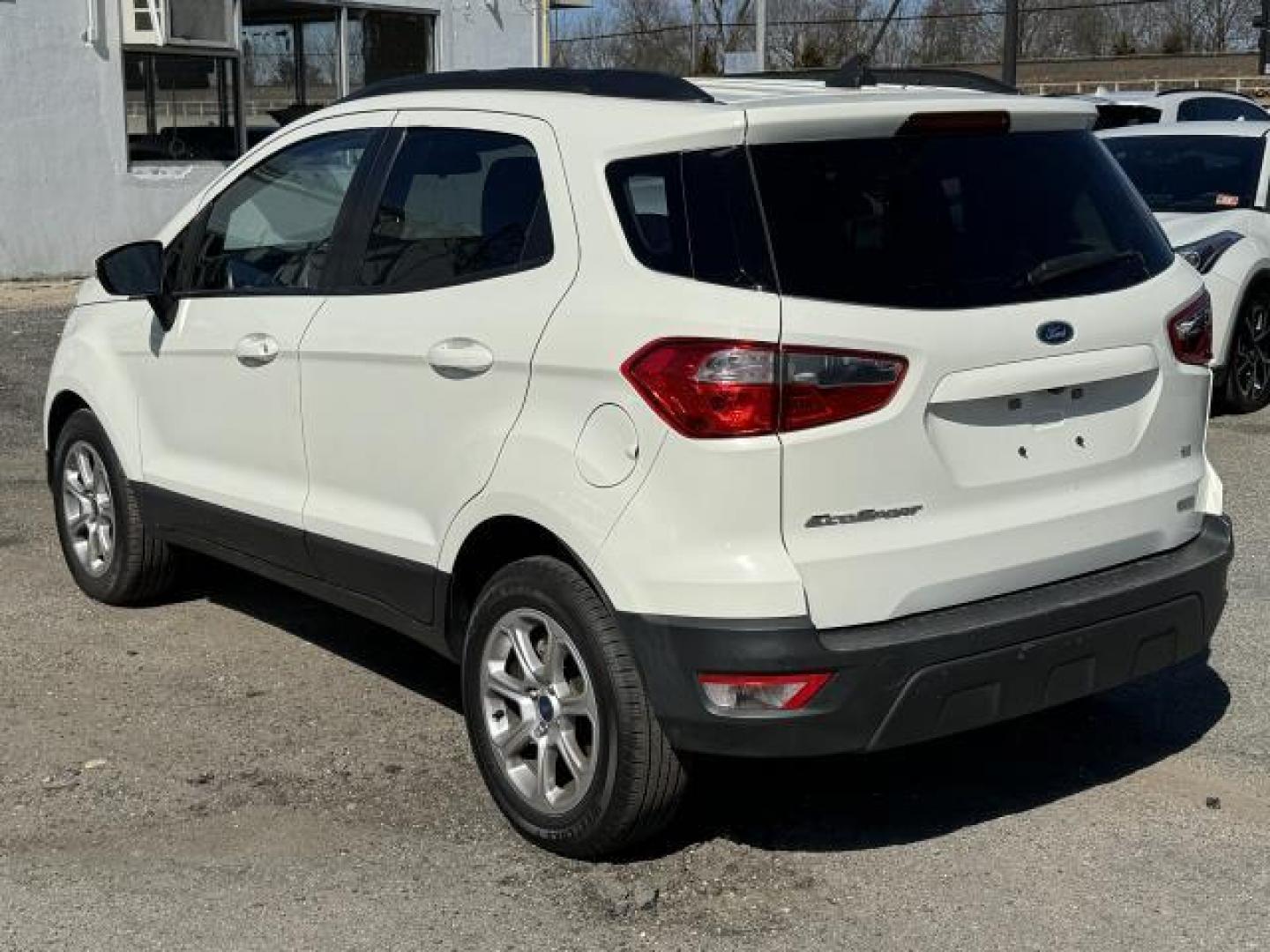 2020 Diamond White /Ebony Black Ford EcoSport SE FWD (MAJ3S2GEXLC) , Automatic transmission, located at 1696 Sunrise Hwy, Bay Shore, NY, 11706, (516) 557-0557, 40.733665, -73.256317 - Photo#4