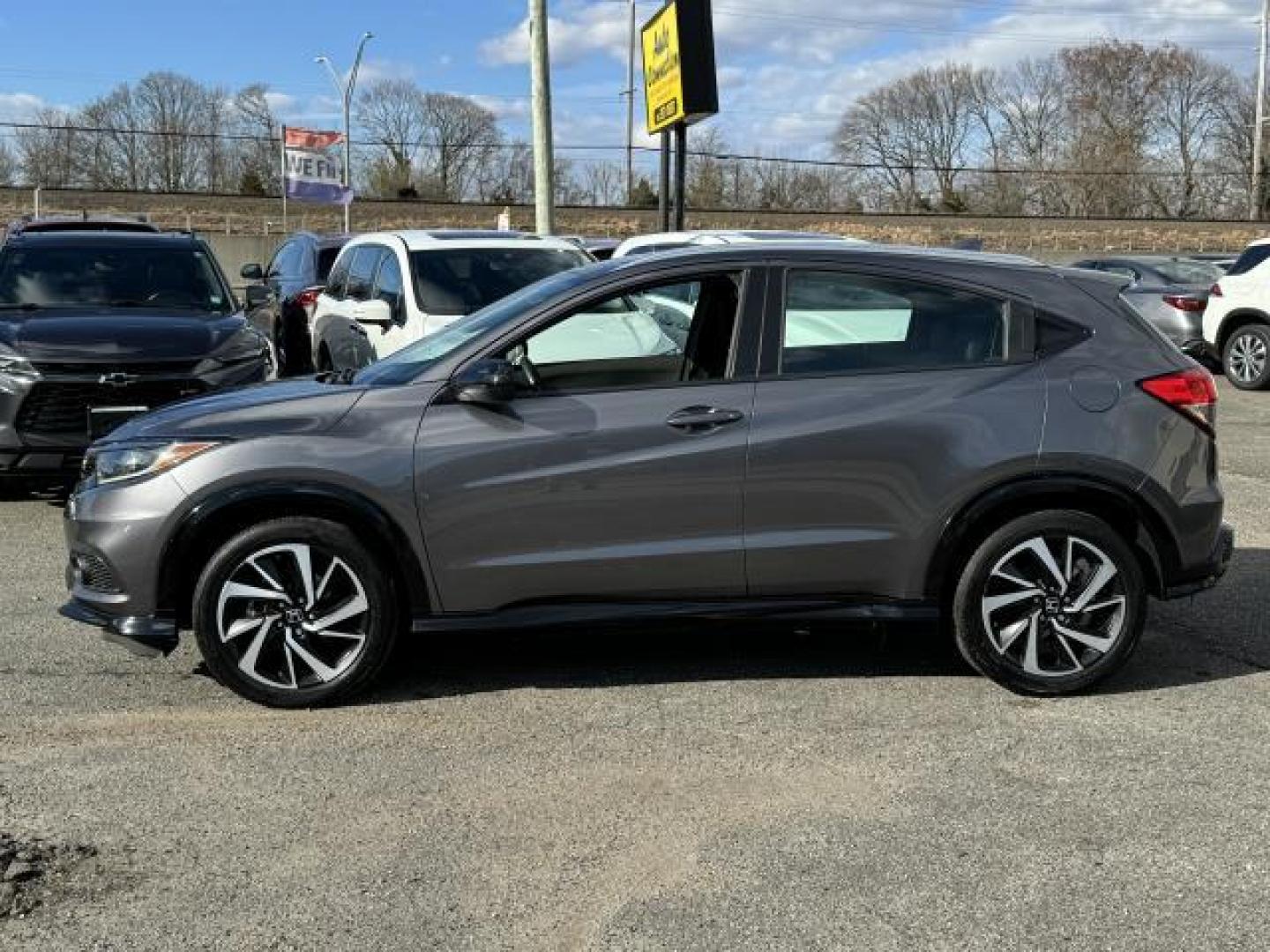 2019 Modern Steel Metallic /Black Honda HR-V Sport AWD CVT (3CZRU6H17KG) , Automatic transmission, located at 1696 Sunrise Hwy, Bay Shore, NY, 11706, (516) 557-0557, 40.733665, -73.256317 - Photo#11