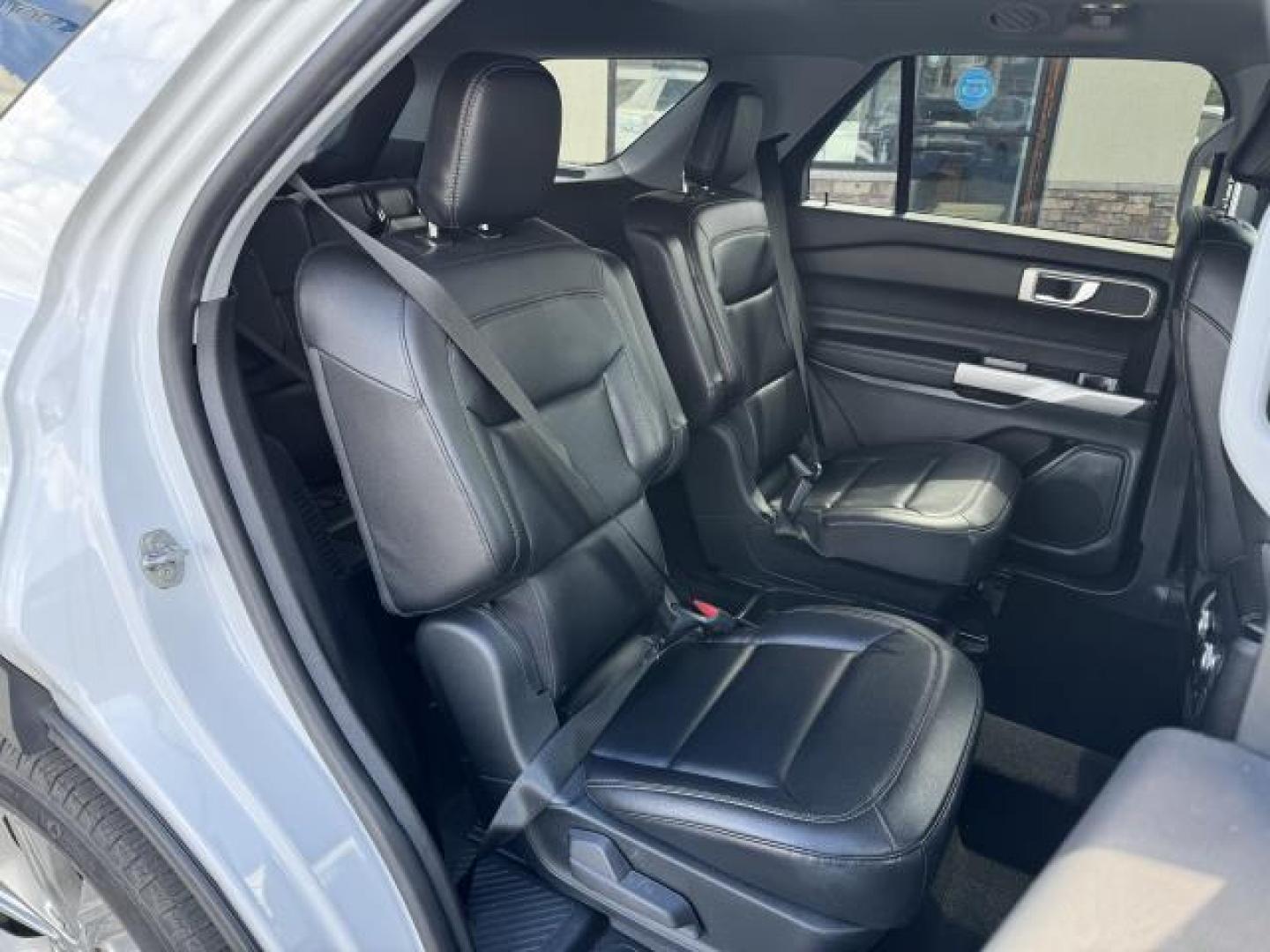 2021 Oxford White /Ebony Ford Explorer XLT 4WD (1FMSK8DH3MG) , Automatic transmission, located at 1696 Sunrise Hwy, Bay Shore, NY, 11706, (516) 557-0557, 40.733665, -73.256317 - You'll have a memorable drive every time you start this 2021 Ford Explorer up. Curious about how far this Explorer has been driven? The odometer reads 50182 miles. Buy with confidence knowing you're getting the best price and the best service. Come test drive this vehicle today. All internet purcha - Photo#12