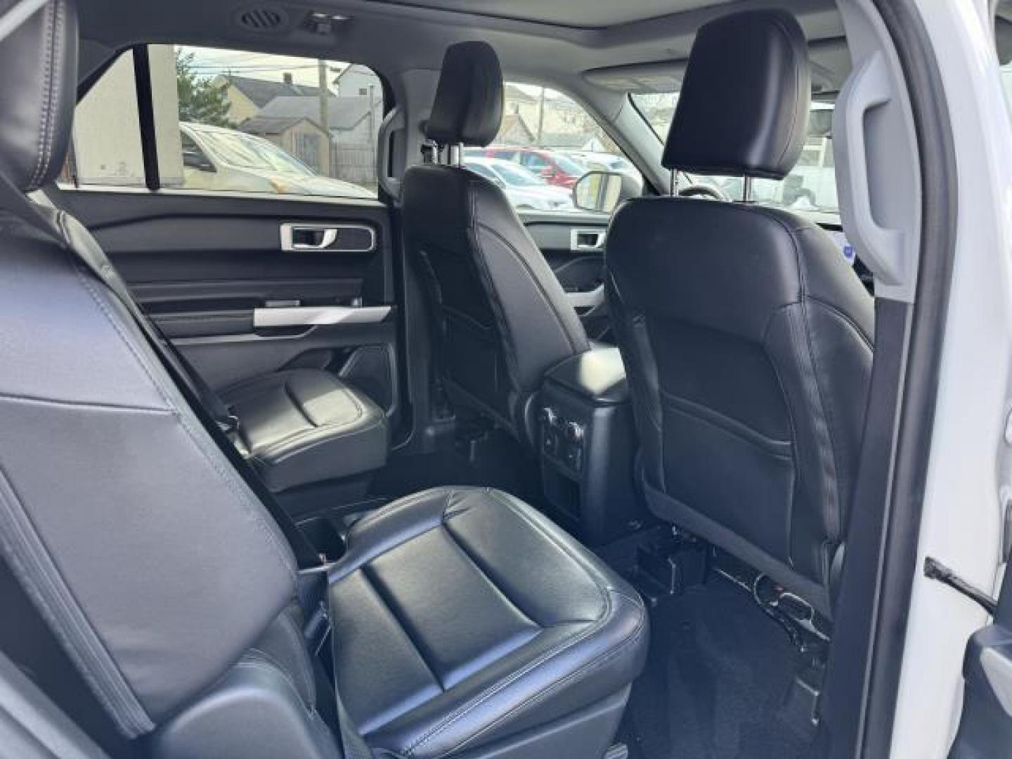 2021 Oxford White /Ebony Ford Explorer XLT 4WD (1FMSK8DH3MG) , Automatic transmission, located at 1696 Sunrise Hwy, Bay Shore, NY, 11706, (516) 557-0557, 40.733665, -73.256317 - You'll have a memorable drive every time you start this 2021 Ford Explorer up. Curious about how far this Explorer has been driven? The odometer reads 50182 miles. Buy with confidence knowing you're getting the best price and the best service. Come test drive this vehicle today. All internet purcha - Photo#13