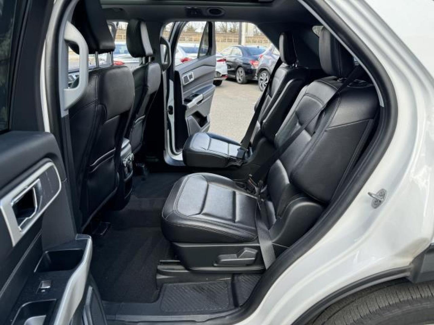 2021 Oxford White /Ebony Ford Explorer XLT 4WD (1FMSK8DH3MG) , Automatic transmission, located at 1696 Sunrise Hwy, Bay Shore, NY, 11706, (516) 557-0557, 40.733665, -73.256317 - You'll have a memorable drive every time you start this 2021 Ford Explorer up. Curious about how far this Explorer has been driven? The odometer reads 50182 miles. Buy with confidence knowing you're getting the best price and the best service. Come test drive this vehicle today. All internet purcha - Photo#23