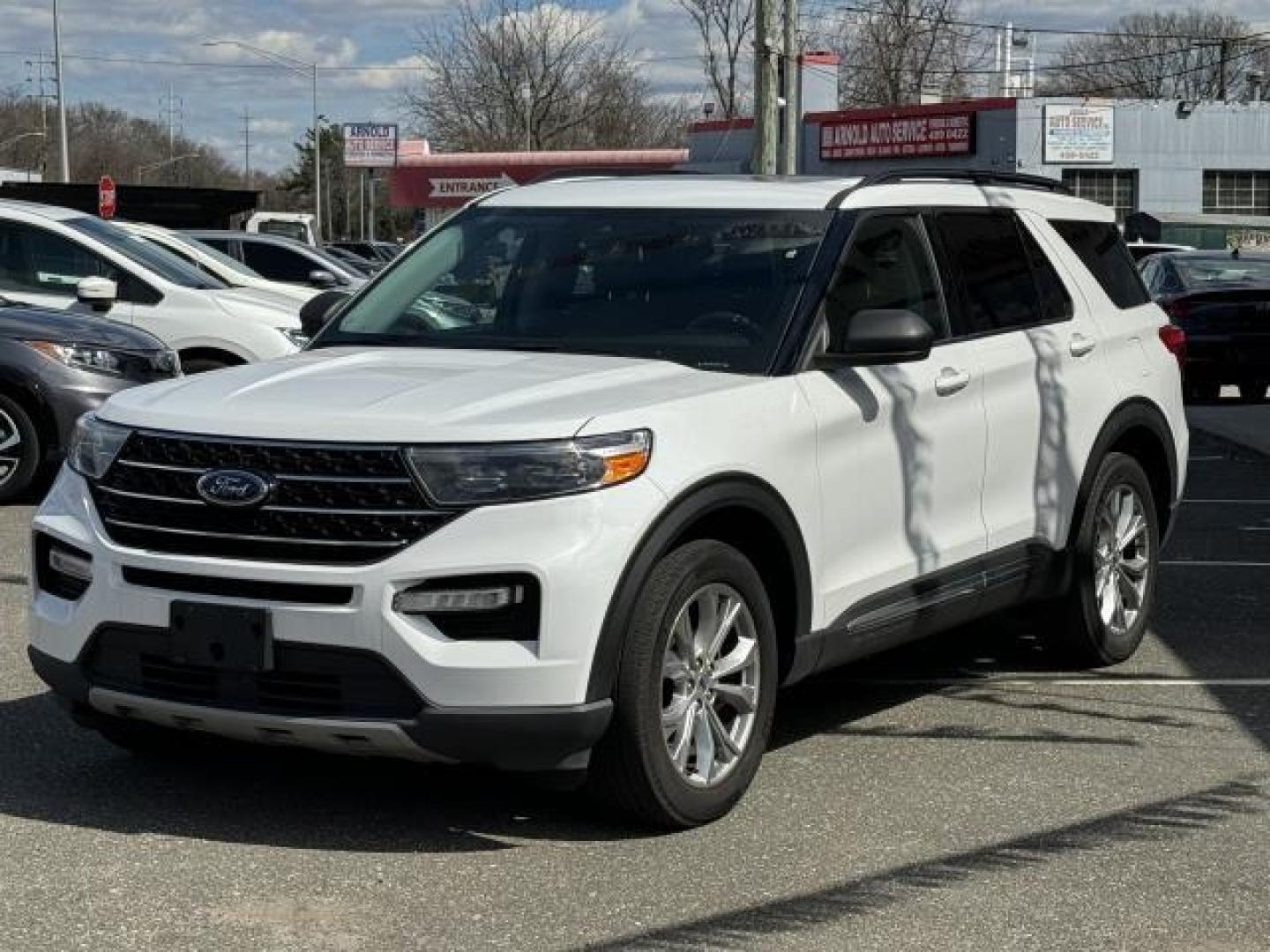 2021 Oxford White /Ebony Ford Explorer XLT 4WD (1FMSK8DH3MG) , Automatic transmission, located at 1696 Sunrise Hwy, Bay Shore, NY, 11706, (516) 557-0557, 40.733665, -73.256317 - You'll have a memorable drive every time you start this 2021 Ford Explorer up. Curious about how far this Explorer has been driven? The odometer reads 50182 miles. Buy with confidence knowing you're getting the best price and the best service. Come test drive this vehicle today. All internet purcha - Photo#4