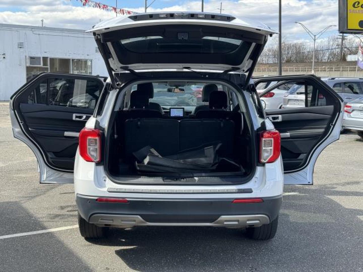 2021 Oxford White /Ebony Ford Explorer XLT 4WD (1FMSK8DH3MG) , Automatic transmission, located at 1696 Sunrise Hwy, Bay Shore, NY, 11706, (516) 557-0557, 40.733665, -73.256317 - You'll have a memorable drive every time you start this 2021 Ford Explorer up. Curious about how far this Explorer has been driven? The odometer reads 50182 miles. Buy with confidence knowing you're getting the best price and the best service. Come test drive this vehicle today. All internet purcha - Photo#51