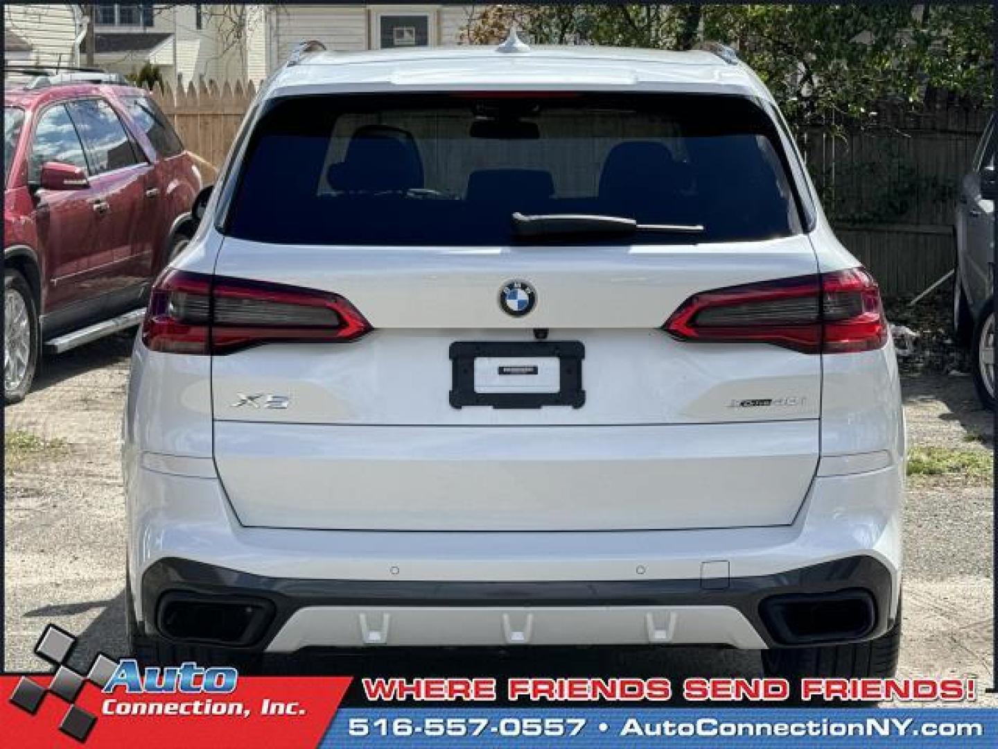 2020 Alpine White /Black BMW X5 xDrive40i Sports Activity Vehicle (5UXCR6C00LL) , Automatic transmission, located at 1696 Sunrise Hwy, Bay Shore, NY, 11706, (516) 557-0557, 40.733665, -73.256317 - Photo#13