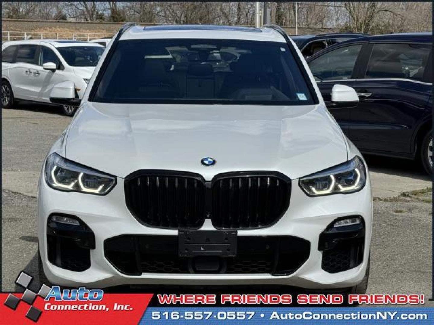 2020 Alpine White /Black BMW X5 xDrive40i Sports Activity Vehicle (5UXCR6C00LL) , Automatic transmission, located at 1696 Sunrise Hwy, Bay Shore, NY, 11706, (516) 557-0557, 40.733665, -73.256317 - Photo#2