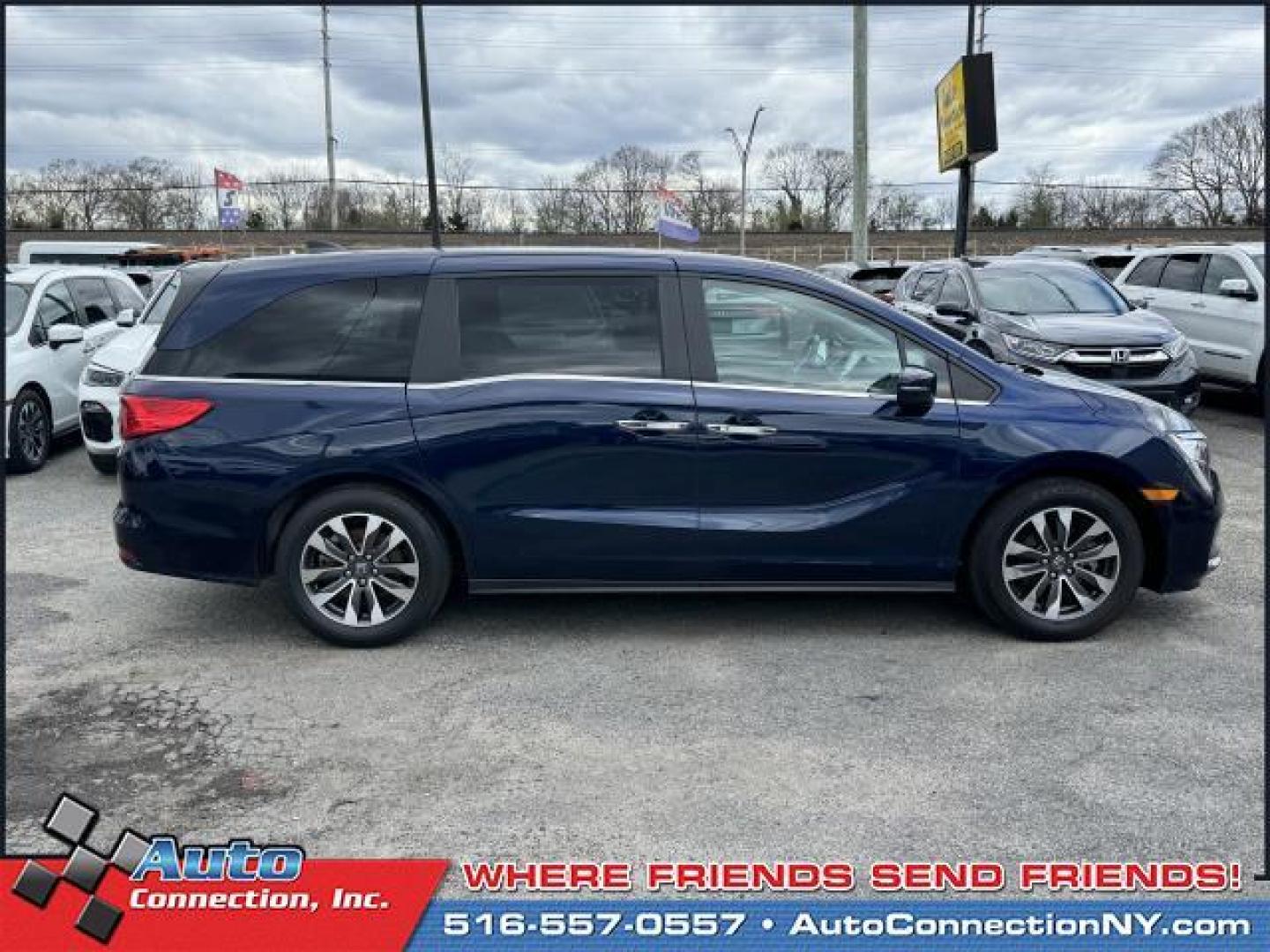 2021 Obsidian Blue Pearl /Gray Honda Odyssey EX-L Auto (5FNRL6H75MB) , Automatic transmission, located at 1696 Sunrise Hwy, Bay Shore, NY, 11706, (516) 557-0557, 40.733665, -73.256317 - Photo#15