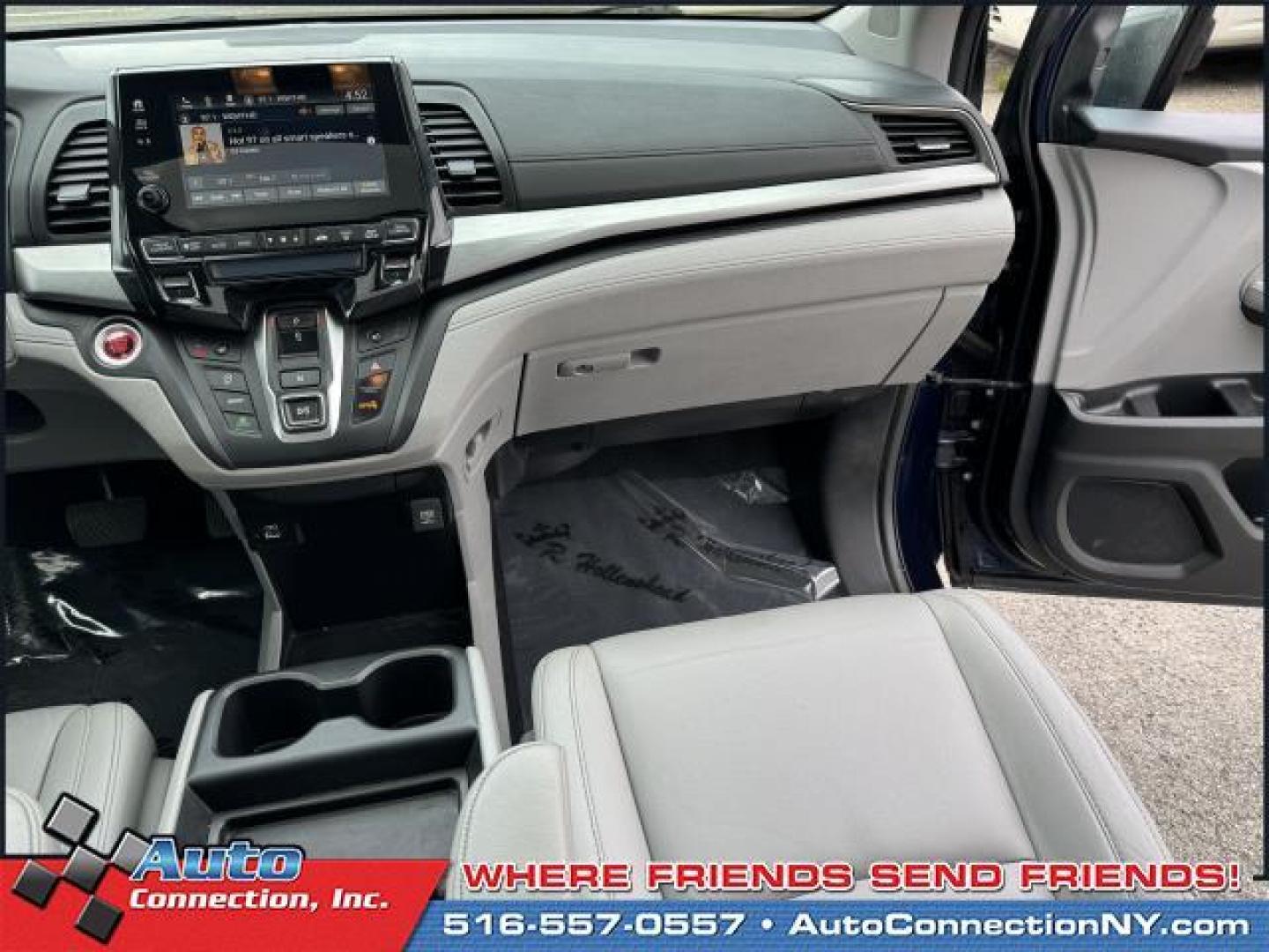 2021 Obsidian Blue Pearl /Gray Honda Odyssey EX-L Auto (5FNRL6H75MB) , Automatic transmission, located at 1696 Sunrise Hwy, Bay Shore, NY, 11706, (516) 557-0557, 40.733665, -73.256317 - Photo#20