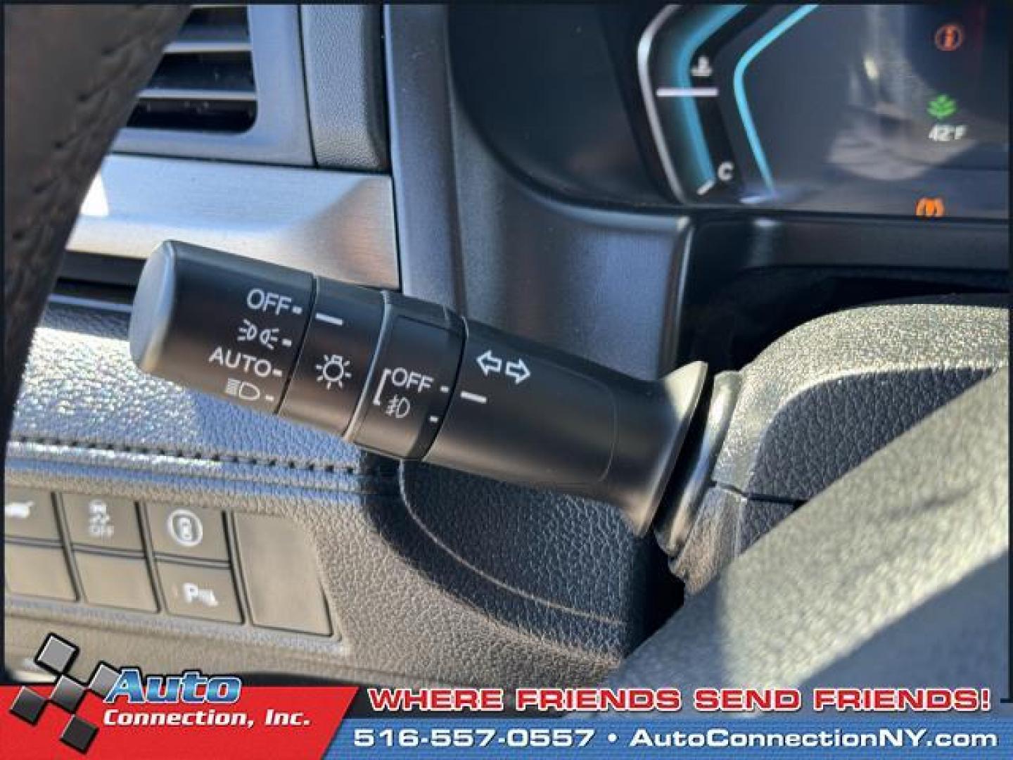 2022 Modern Steel Metallic /Black Honda Odyssey Touring Auto (5FNRL6H88NB) , Automatic transmission, located at 1696 Sunrise Hwy, Bay Shore, NY, 11706, (516) 557-0557, 40.733665, -73.256317 - Designed to deliver superior performance and driving enjoyment, this 2022 Honda Odyssey is ready for you to drive home. This Odyssey has 45933 miles, and it has plenty more to go with you behind the wheel. Visit us to learn how you can add this vehicle to your family lineup. We are eager to move ti - Photo#31