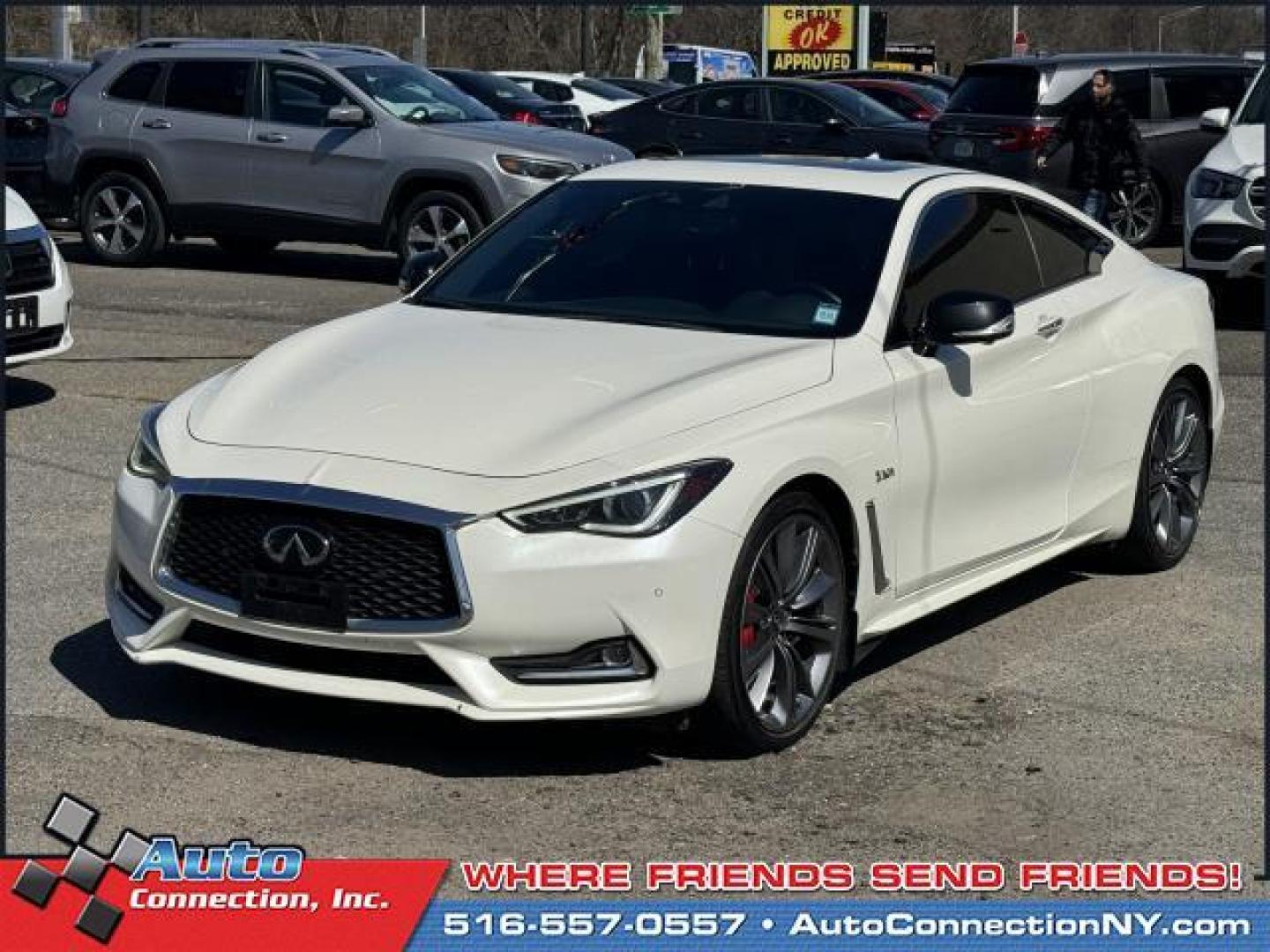 2019 Majestic White /Monaco Red INFINITI Q60 RED SPORT 400 AWD (JN1FV7EL1KM) , Automatic transmission, located at 1696 Sunrise Hwy, Bay Shore, NY, 11706, (516) 557-0557, 40.733665, -73.256317 - You'll have a memorable drive every time you start this 2019 INFINITI Q60 up. This Q60 has been driven with care for 43589 miles. We try to make the purchase process as easy and as hassle-free as possible. We encourage you to experience this Q60 for yourself. All internet purchases include a 12 mo/ - Photo#11