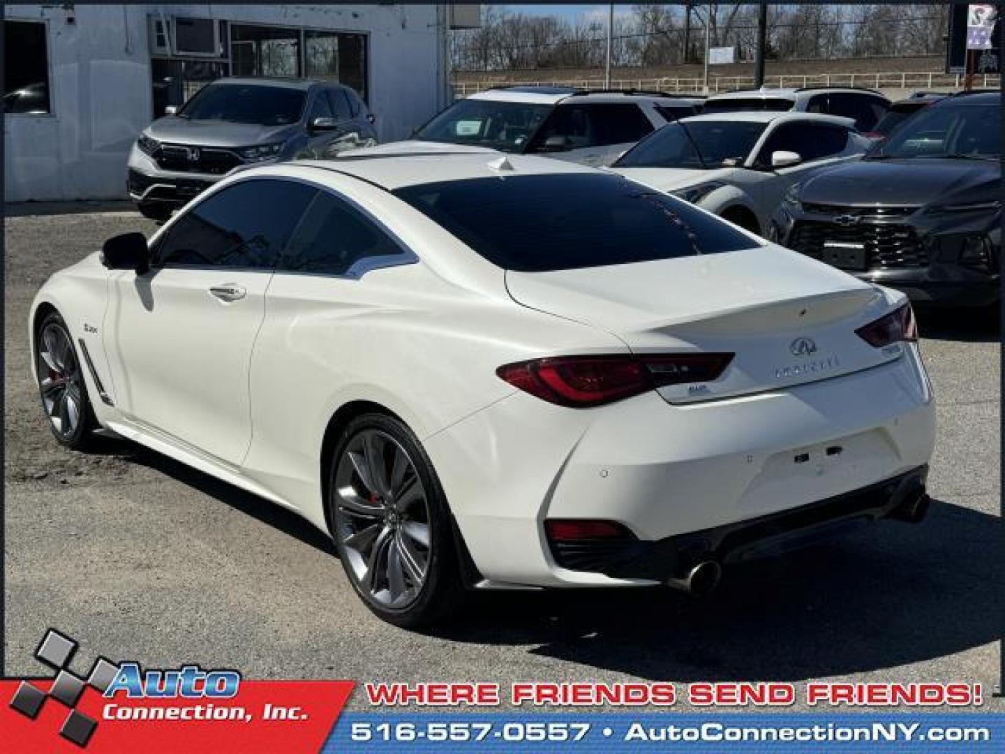 2019 Majestic White /Monaco Red INFINITI Q60 RED SPORT 400 AWD (JN1FV7EL1KM) , Automatic transmission, located at 1696 Sunrise Hwy, Bay Shore, NY, 11706, (516) 557-0557, 40.733665, -73.256317 - You'll have a memorable drive every time you start this 2019 INFINITI Q60 up. This Q60 has been driven with care for 43589 miles. We try to make the purchase process as easy and as hassle-free as possible. We encourage you to experience this Q60 for yourself. All internet purchases include a 12 mo/ - Photo#4