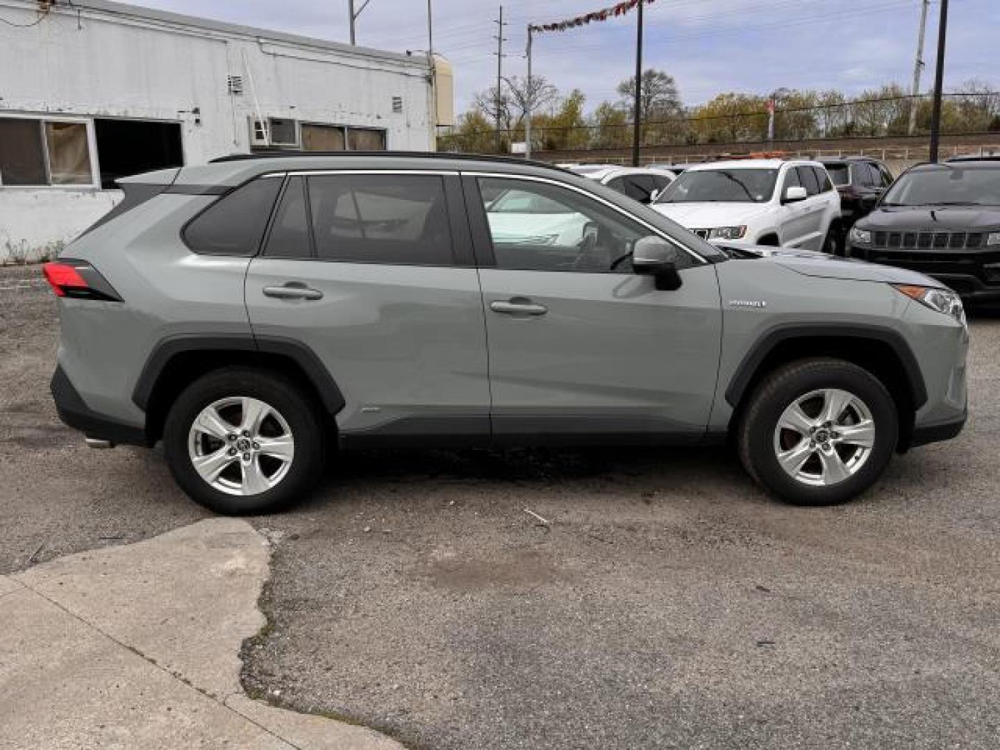 2021 Lunar Rock /Black Toyota RAV4 Hybrid XLE AWD (Natl) (2T3RWRFV1MW) , Automatic transmission, located at 1696 Sunrise Hwy, Bay Shore, NY, 11706, (516) 557-0557, 40.733665, -73.256317 - Form meets function with the 2021 Toyota RAV4. This RAV4 has 32789 miles, and it has plenty more to go with you behind the wheel. Visit us to learn how you can add this vehicle to your family lineup. Are you ready to take home the car of your dreams? We're ready to help you. All internet purchases - Photo#15