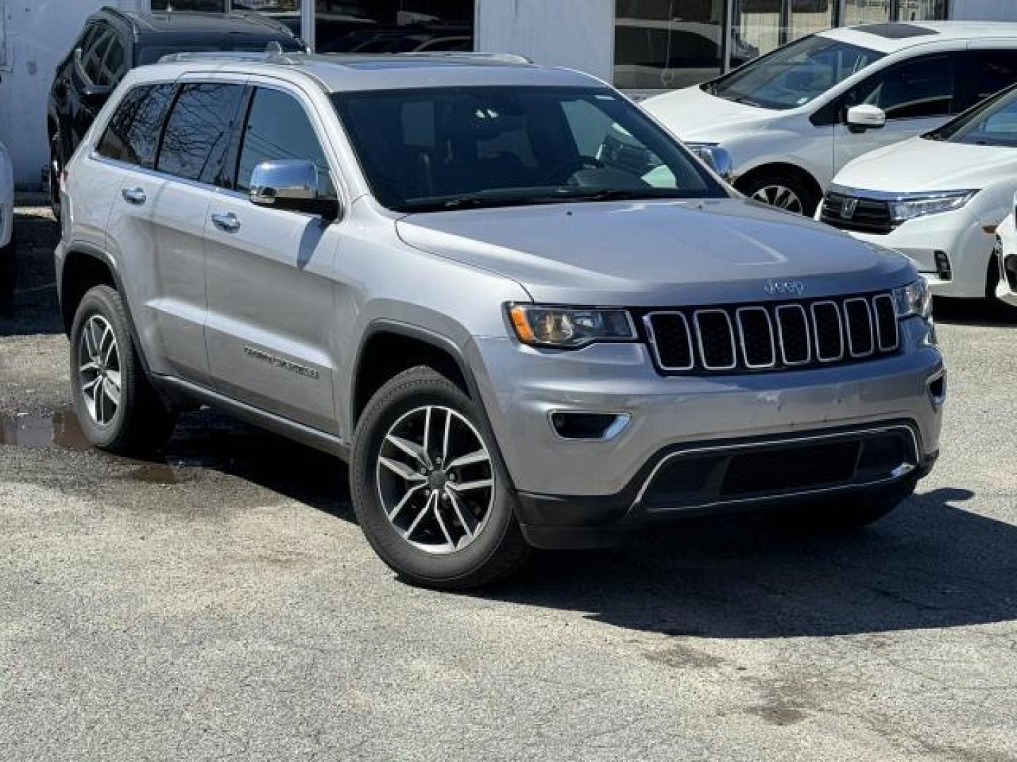 2020 Billet Silver Metallic Clearcoat /Black Jeep Grand Cherokee Limited 4x4 (1C4RJFBG3LC) , Automatic transmission, located at 1696 Sunrise Hwy, Bay Shore, NY, 11706, (516) 557-0557, 40.733665, -73.256317 - Photo#0