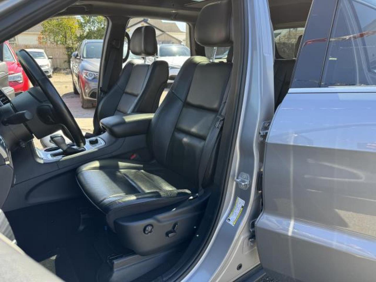 2020 Billet Silver Metallic Clearcoat /Black Jeep Grand Cherokee Limited 4x4 (1C4RJFBG3LC) , Automatic transmission, located at 1696 Sunrise Hwy, Bay Shore, NY, 11706, (516) 557-0557, 40.733665, -73.256317 - This 2020 Jeep Grand Cherokee is in great mechanical and physical condition. This Grand Cherokee has 75880 miles, and it has plenty more to go with you behind the wheel. We always appreciate your business at Auto Connection. Drive it home today. All internet purchases include a 12 mo/ 12000 mile pr - Photo#25