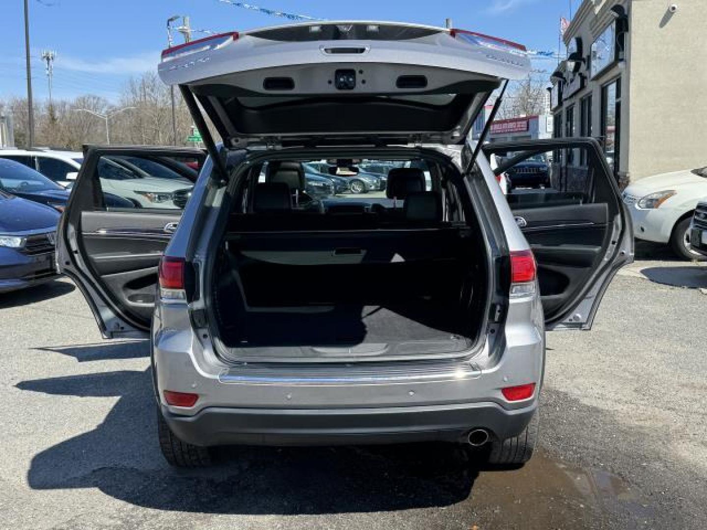 2020 Billet Silver Metallic Clearcoat /Black Jeep Grand Cherokee Limited 4x4 (1C4RJFBG3LC) , Automatic transmission, located at 1696 Sunrise Hwy, Bay Shore, NY, 11706, (516) 557-0557, 40.733665, -73.256317 - This 2020 Jeep Grand Cherokee is in great mechanical and physical condition. This Grand Cherokee has 75880 miles, and it has plenty more to go with you behind the wheel. We always appreciate your business at Auto Connection. Drive it home today. All internet purchases include a 12 mo/ 12000 mile pr - Photo#50