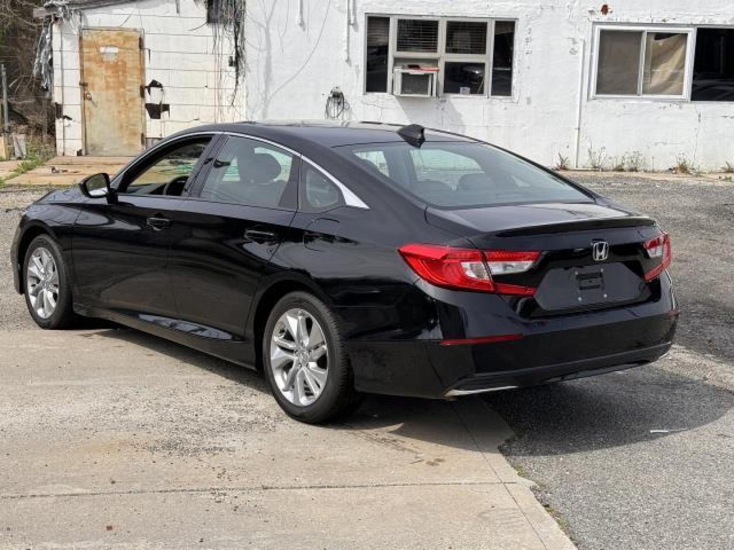 2020 Crystal Black Pearl /Black Honda Accord Sedan LX 1.5T CVT (1HGCV1F14LA) , Automatic transmission, located at 1696 Sunrise Hwy, Bay Shore, NY, 11706, (516) 557-0557, 40.733665, -73.256317 - Delivering power, style and convenience, this 2020 Honda Accord Sedan has everything you're looking for. This Accord Sedan has been driven with care for 40352 miles. Real cars. Real prices. Real people. Come test drive this vehicle today. All internet purchases include a 12 mo/ 12000 mile protectio - Photo#4