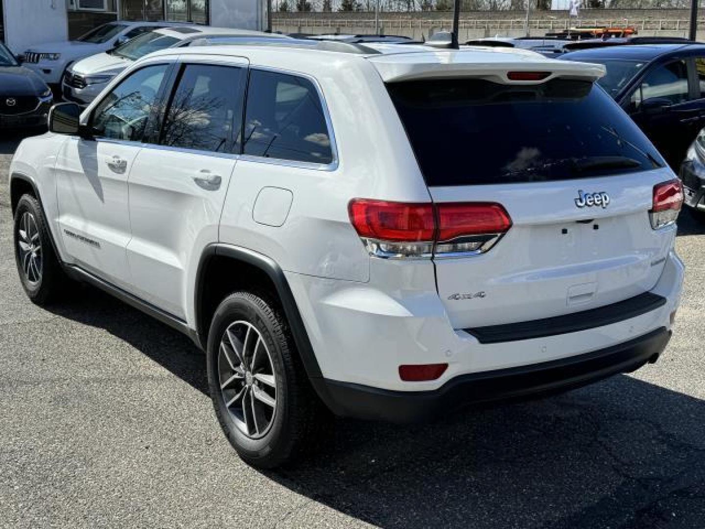 2018 Bright White Clearcoat /Black Jeep Grand Cherokee Laredo E 4x4 *Ltd Avail* (1C4RJFAG3JC) , Automatic transmission, located at 1696 Sunrise Hwy, Bay Shore, NY, 11706, (516) 557-0557, 40.733665, -73.256317 - Photo#4