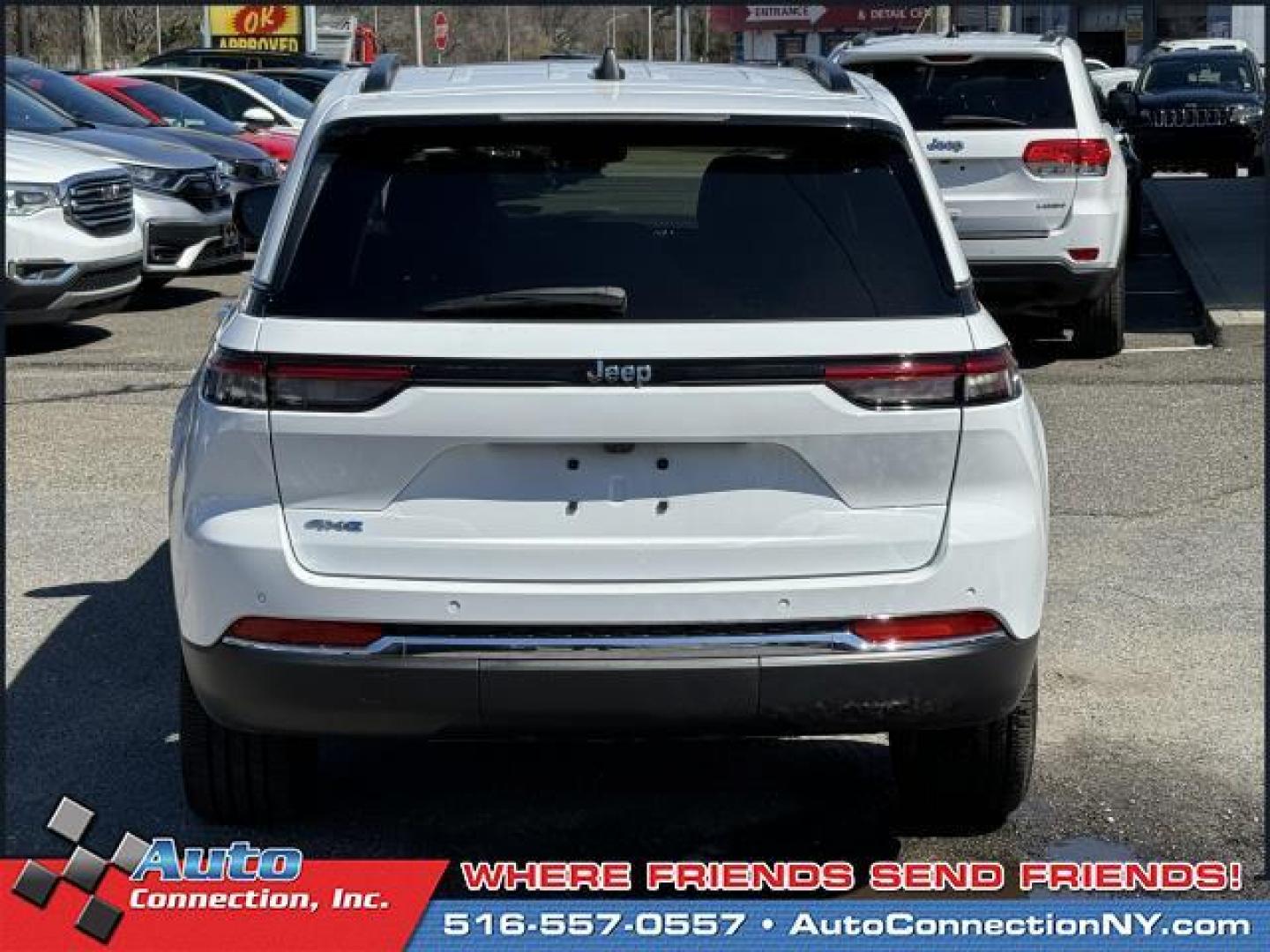 2023 Bright White Clearcoat /Global Black Jeep Grand Cherokee 4xe 4x4 (1C4RJYB67P8) , Automatic transmission, located at 1696 Sunrise Hwy, Bay Shore, NY, 11706, (516) 557-0557, 40.733665, -73.256317 - Photo#13