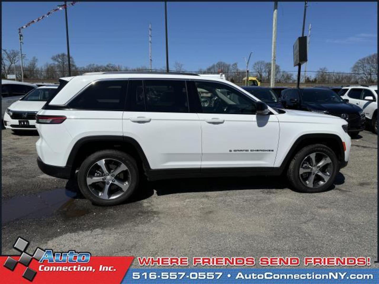 2023 Bright White Clearcoat /Global Black Jeep Grand Cherokee 4xe 4x4 (1C4RJYB67P8) , Automatic transmission, located at 1696 Sunrise Hwy, Bay Shore, NY, 11706, (516) 557-0557, 40.733665, -73.256317 - Photo#15