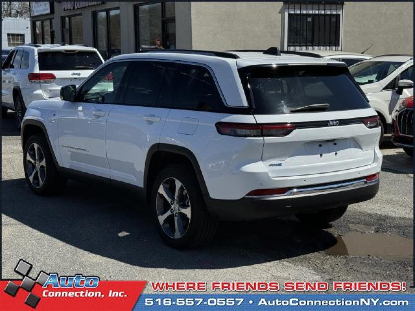 2023 Bright White Clearcoat /Global Black Jeep Grand Cherokee 4xe 4x4 (1C4RJYB67P8) , Automatic transmission, located at 1696 Sunrise Hwy, Bay Shore, NY, 11706, (516) 557-0557, 40.733665, -73.256317 - Photo#4