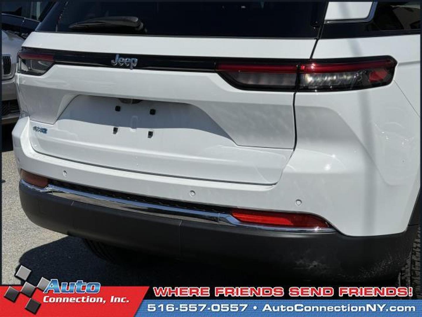 2023 Bright White Clearcoat /Global Black Jeep Grand Cherokee 4xe 4x4 (1C4RJYB67P8) , Automatic transmission, located at 1696 Sunrise Hwy, Bay Shore, NY, 11706, (516) 557-0557, 40.733665, -73.256317 - Photo#57