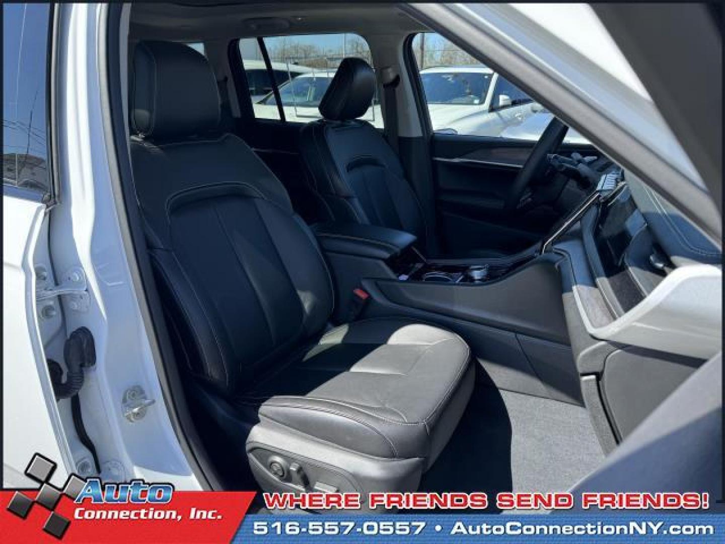 2023 Bright White Clearcoat /Global Black Jeep Grand Cherokee 4xe 4x4 (1C4RJYB67P8) , Automatic transmission, located at 1696 Sunrise Hwy, Bay Shore, NY, 11706, (516) 557-0557, 40.733665, -73.256317 - Photo#5