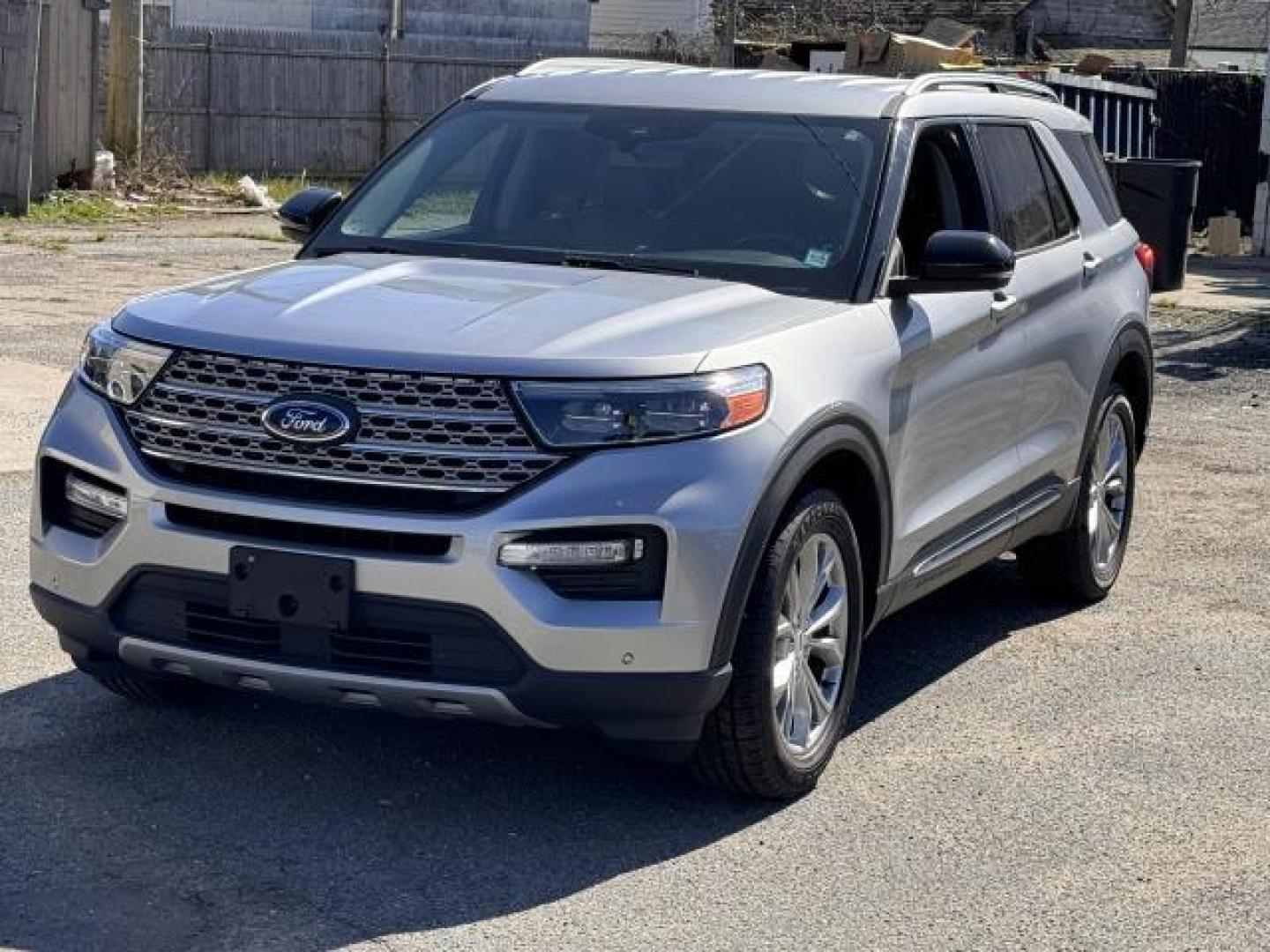 2021 Iconic Silver Metallic /Ebony Ford Explorer Limited 4WD (1FMSK8FH9MG) , Automatic transmission, located at 1696 Sunrise Hwy, Bay Shore, NY, 11706, (516) 557-0557, 40.733665, -73.256317 - Photo#11