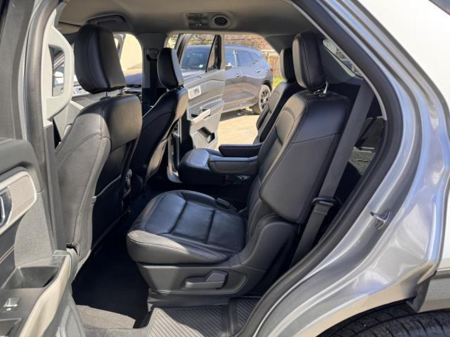 2021 Iconic Silver Metallic /Ebony Ford Explorer Limited 4WD (1FMSK8FH9MG) , Automatic transmission, located at 1696 Sunrise Hwy, Bay Shore, NY, 11706, (516) 557-0557, 40.733665, -73.256317 - Photo#24