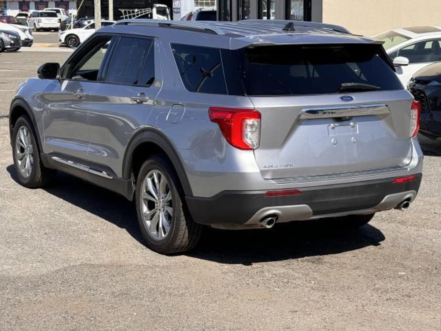 2021 Iconic Silver Metallic /Ebony Ford Explorer Limited 4WD (1FMSK8FH9MG) , Automatic transmission, located at 1696 Sunrise Hwy, Bay Shore, NY, 11706, (516) 557-0557, 40.733665, -73.256317 - Photo#4