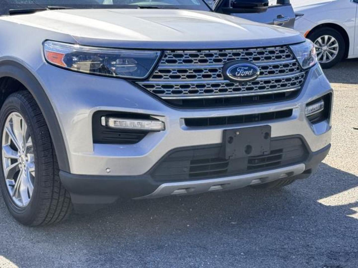 2021 Iconic Silver Metallic /Ebony Ford Explorer Limited 4WD (1FMSK8FH9MG) , Automatic transmission, located at 1696 Sunrise Hwy, Bay Shore, NY, 11706, (516) 557-0557, 40.733665, -73.256317 - Photo#56