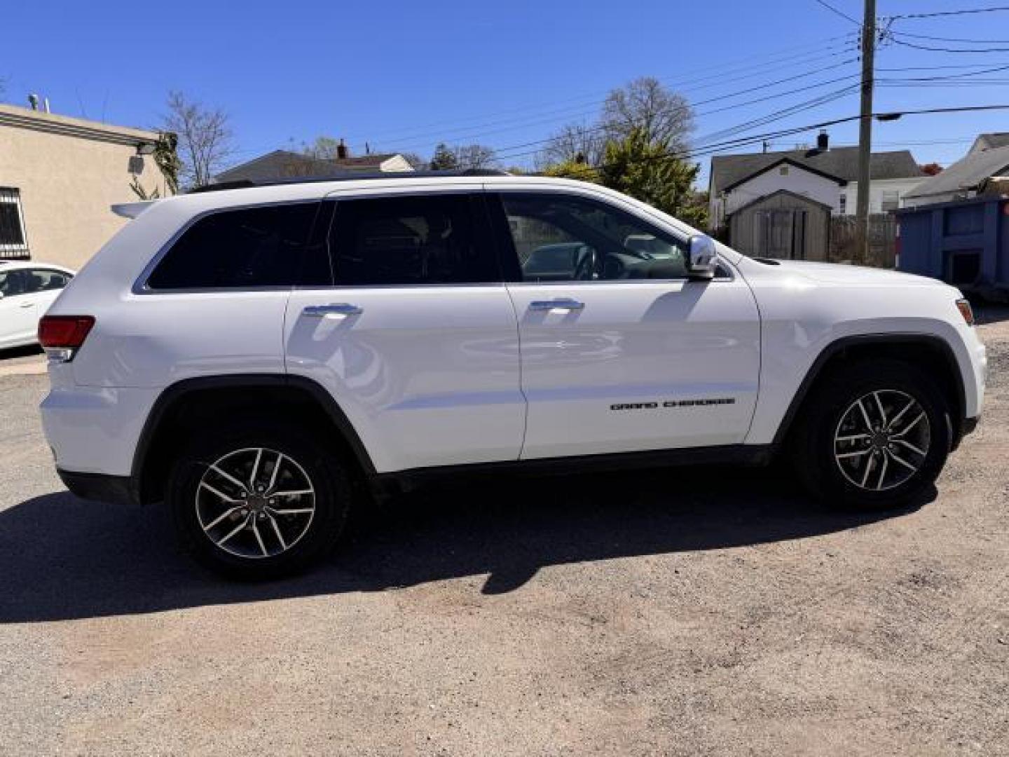 2021 Bright White Clearcoat /Black Jeep Grand Cherokee Limited 4x4 (1C4RJFBG4MC) , Automatic transmission, located at 1696 Sunrise Hwy, Bay Shore, NY, 11706, (516) 557-0557, 40.733665, -73.256317 - You'll enjoy the open roads and city streets in this 2021 Jeep Grand Cherokee. This Grand Cherokee has been driven with care for 58938 miles. Visit us to learn how you can add this vehicle to your family lineup. Schedule now for a test drive before this model is gone. All internet purchases include - Photo#15