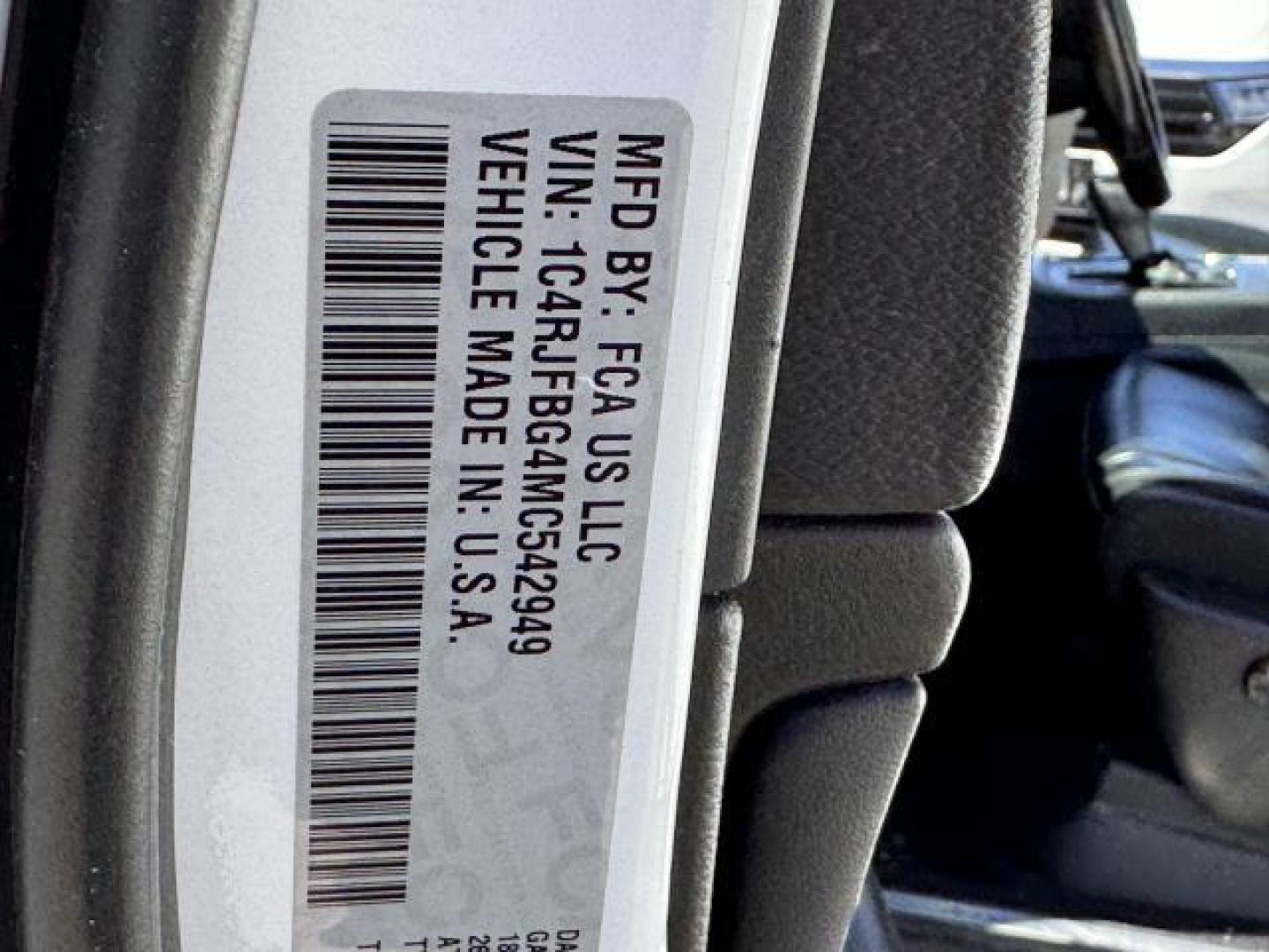 2021 Bright White Clearcoat /Black Jeep Grand Cherokee Limited 4x4 (1C4RJFBG4MC) , Automatic transmission, located at 1696 Sunrise Hwy, Bay Shore, NY, 11706, (516) 557-0557, 40.733665, -73.256317 - Photo#25