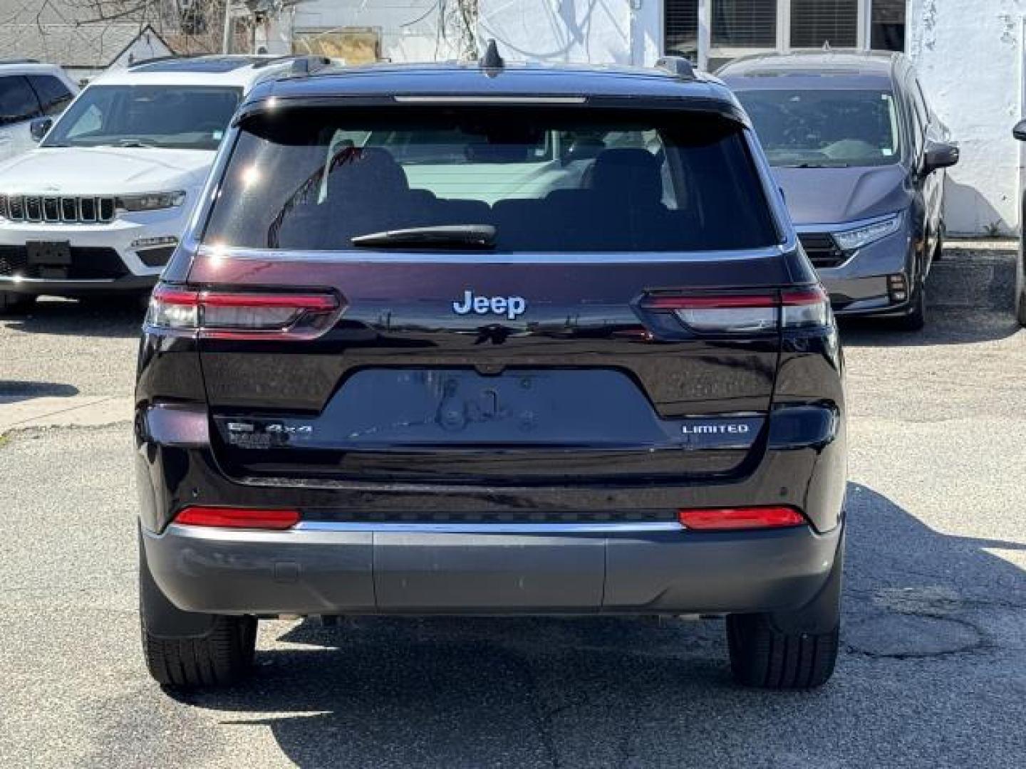 2022 Velvet Red Pearlcoat /Global Black Jeep Grand Cherokee L Limited 4x4 (1C4RJKBG1N8) , Automatic transmission, located at 1696 Sunrise Hwy, Bay Shore, NY, 11706, (516) 557-0557, 40.733665, -73.256317 - Photo#13