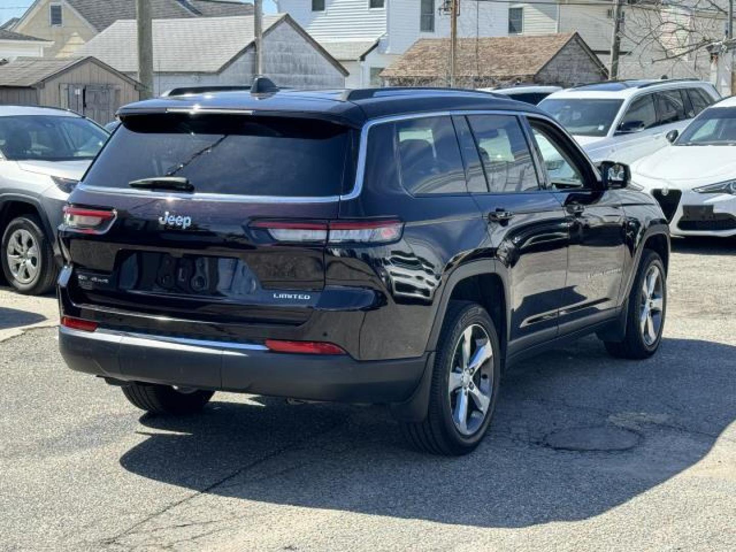 2022 Velvet Red Pearlcoat /Global Black Jeep Grand Cherokee L Limited 4x4 (1C4RJKBG1N8) , Automatic transmission, located at 1696 Sunrise Hwy, Bay Shore, NY, 11706, (516) 557-0557, 40.733665, -73.256317 - Photo#14