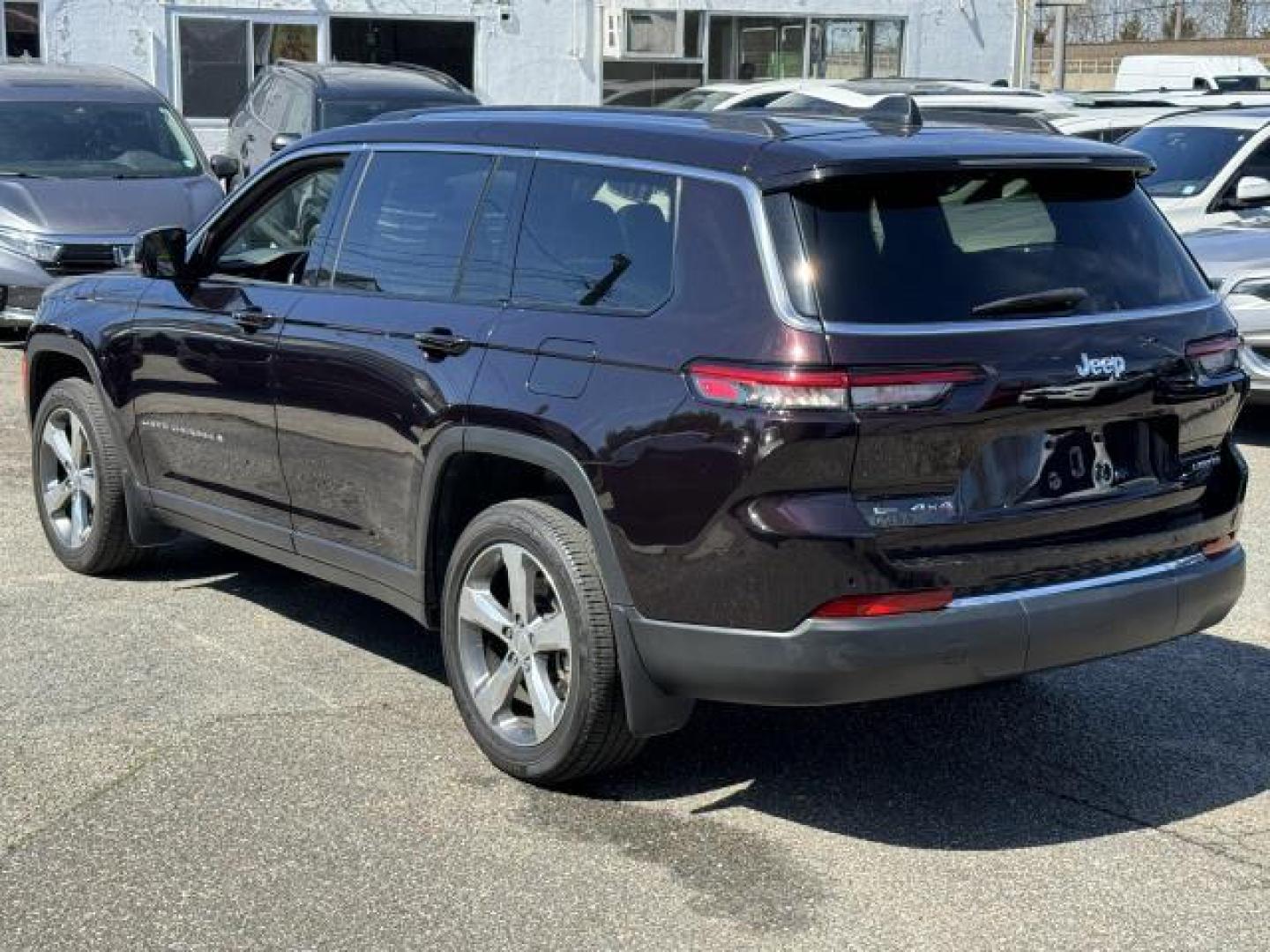 2022 Velvet Red Pearlcoat /Global Black Jeep Grand Cherokee L Limited 4x4 (1C4RJKBG1N8) , Automatic transmission, located at 1696 Sunrise Hwy, Bay Shore, NY, 11706, (516) 557-0557, 40.733665, -73.256317 - Photo#4