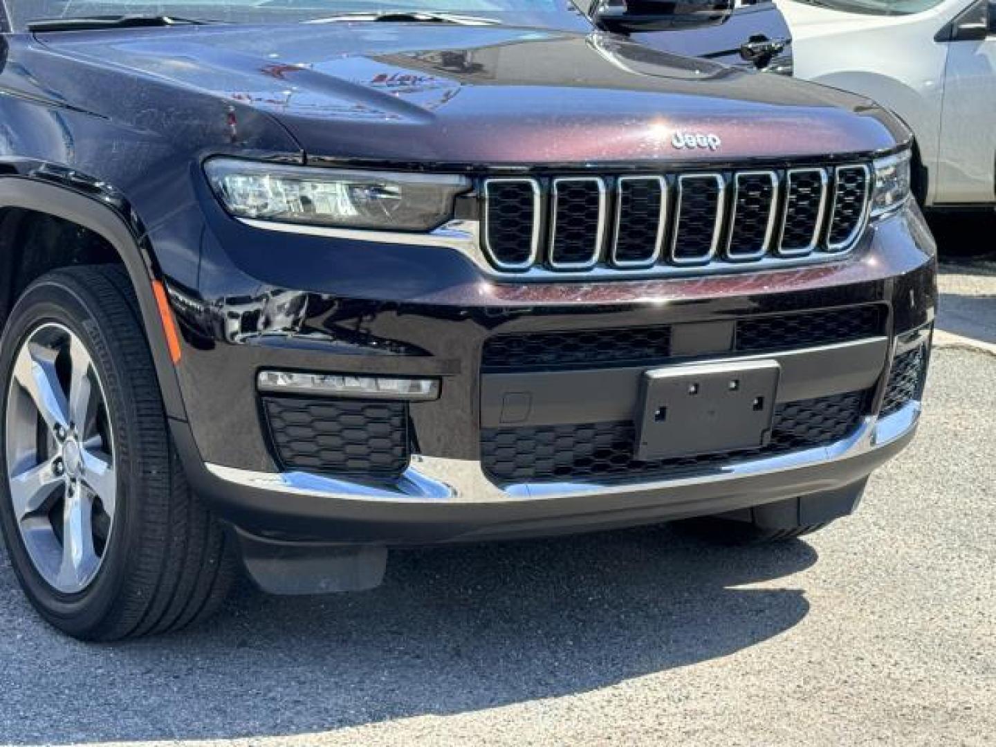 2022 Velvet Red Pearlcoat /Global Black Jeep Grand Cherokee L Limited 4x4 (1C4RJKBG1N8) , Automatic transmission, located at 1696 Sunrise Hwy, Bay Shore, NY, 11706, (516) 557-0557, 40.733665, -73.256317 - Photo#52