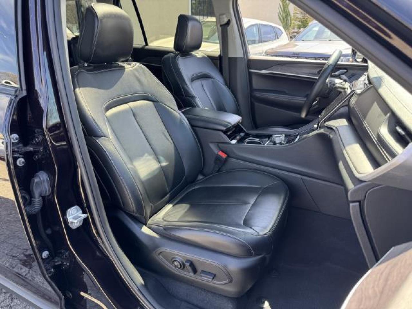 2022 Velvet Red Pearlcoat /Global Black Jeep Grand Cherokee L Limited 4x4 (1C4RJKBG1N8) , Automatic transmission, located at 1696 Sunrise Hwy, Bay Shore, NY, 11706, (516) 557-0557, 40.733665, -73.256317 - Designed to deliver superior performance and driving enjoyment, this 2022 Jeep Grand Cherokee L is ready for you to drive home. This Grand Cherokee L offers you 28343 miles, and will be sure to give you many more. We're overstocked and ready to make deals with all of our customers. Start driving to - Photo#5