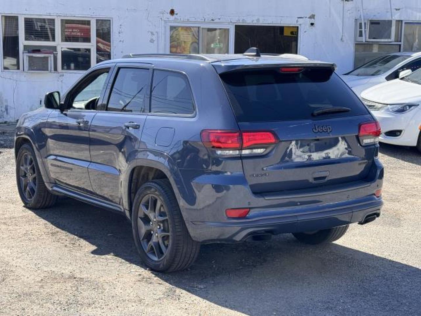 2019 Slate Blue Pearlcoat /Black Jeep Grand Cherokee Limited X 4x4 (1C4RJFBG9KC) , Automatic transmission, located at 1696 Sunrise Hwy, Bay Shore, NY, 11706, (516) 557-0557, 40.733665, -73.256317 - Photo#4